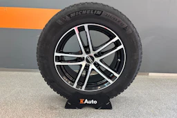 Musta Audi Q5 2020 kuva 24.
