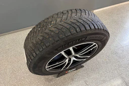 Musta Audi Q5 2020 kuva 25.
