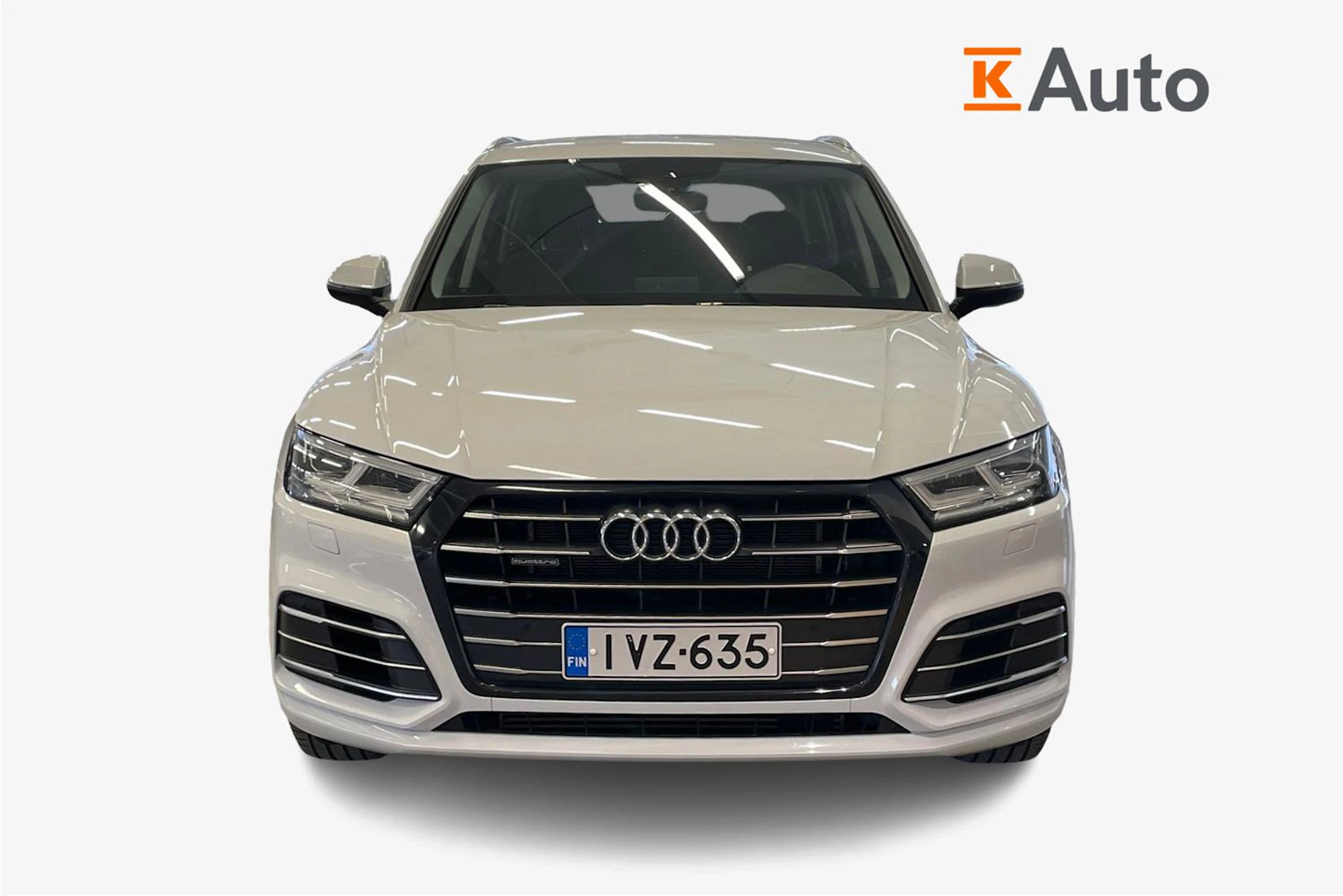 Valkoinen Audi Q5 2020 kuva 5.