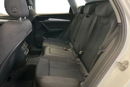 Valkoinen Audi Q5 2020 kuva 11.