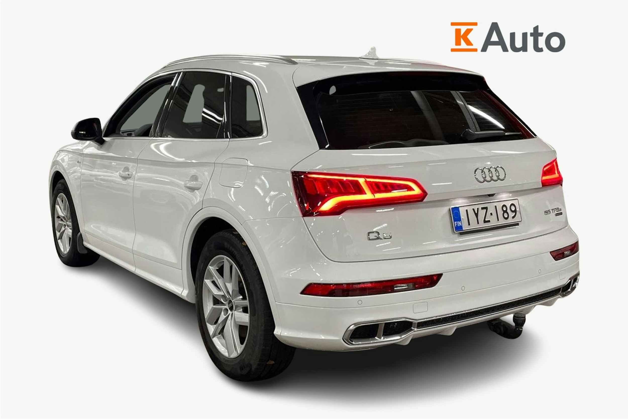 valkoinen Audi Q5 2020 kuva 2.