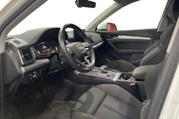 valkoinen Audi Q5 2020 kuva 3.