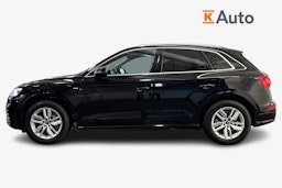 musta Audi Q5 2020 kuva 6.