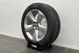 musta Audi Q5 2020 kuva 13.