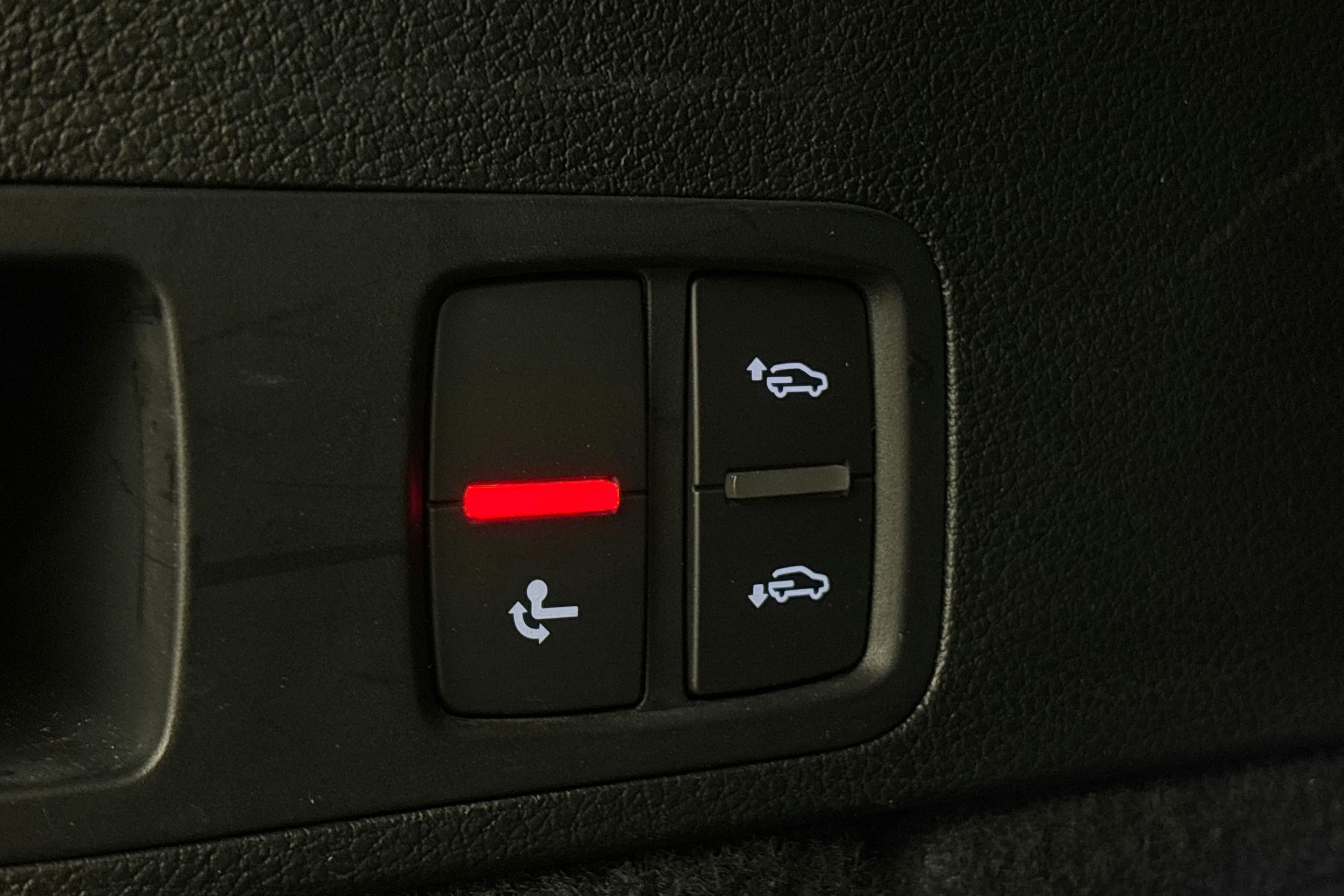 musta Audi Q5 2020 kuva 16.