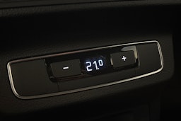 musta Audi Q5 2020 kuva 17.