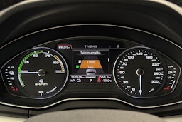 musta Audi Q5 2020 kuva 23.