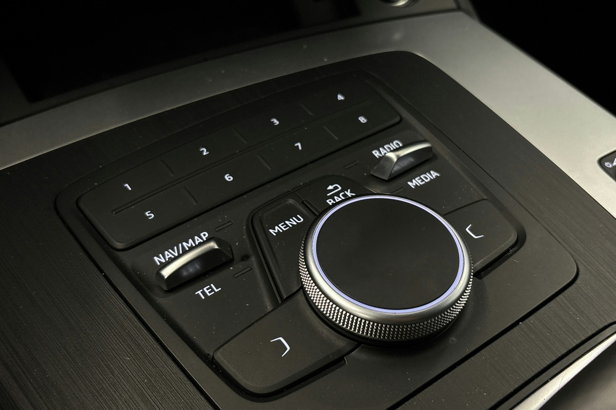 musta Audi Q5 2020 kuva 29.