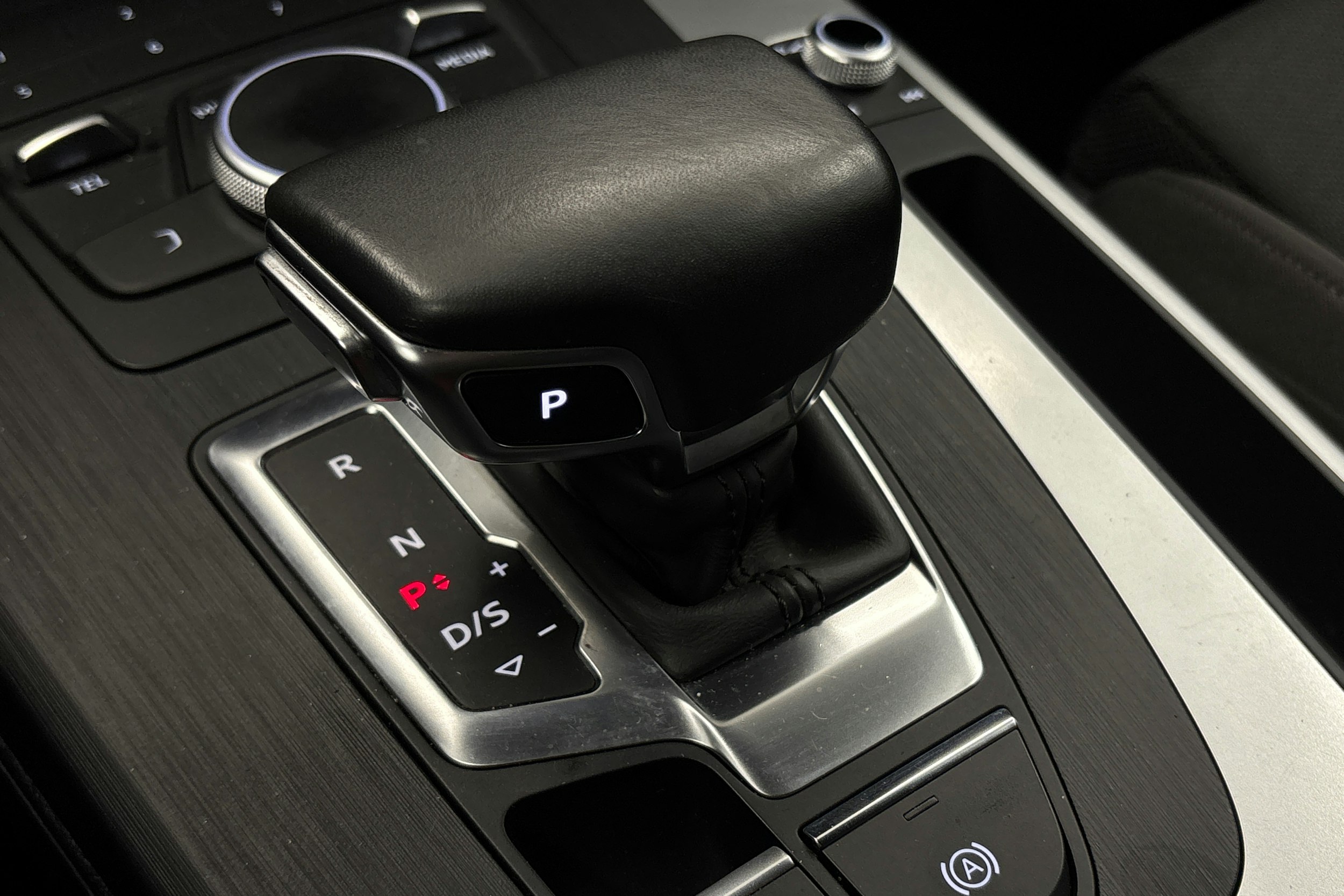 musta Audi Q5 2020 kuva 30.