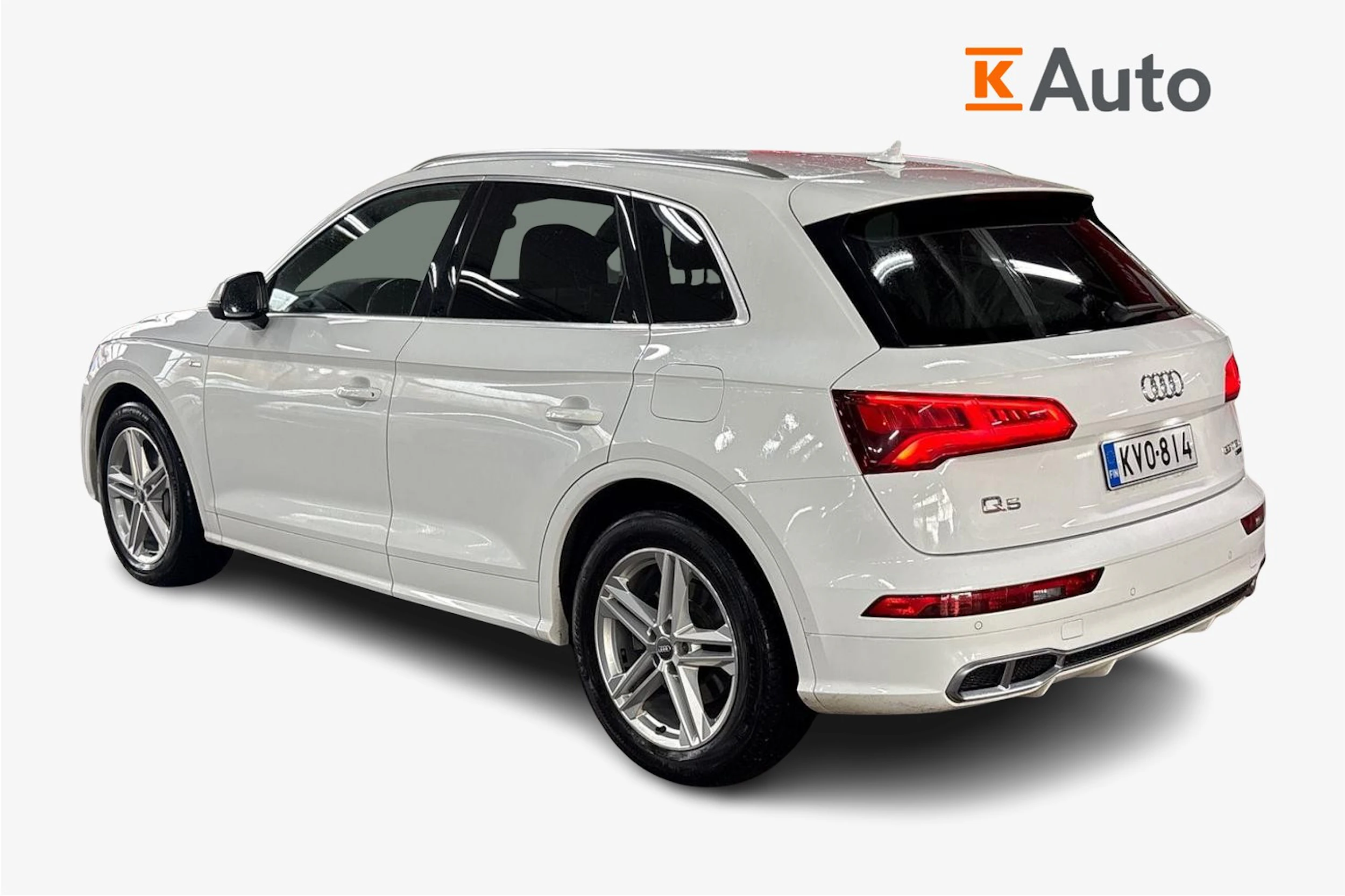 valkoinen Audi Q5 2020 kuva 2.