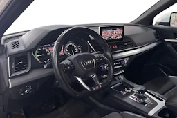 valkoinen Audi Q5 2020 kuva 3.