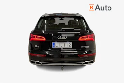 musta Audi Q5 2020 kuva 4.