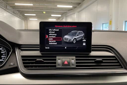 musta Audi Q5 2020 kuva 19.