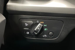 musta Audi Q5 2020 kuva 21.