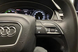 musta Audi Q5 2020 kuva 23.