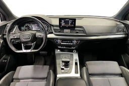 musta Audi Q5 2020 kuva 9.