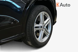 musta Audi Q5 2020 kuva 12.