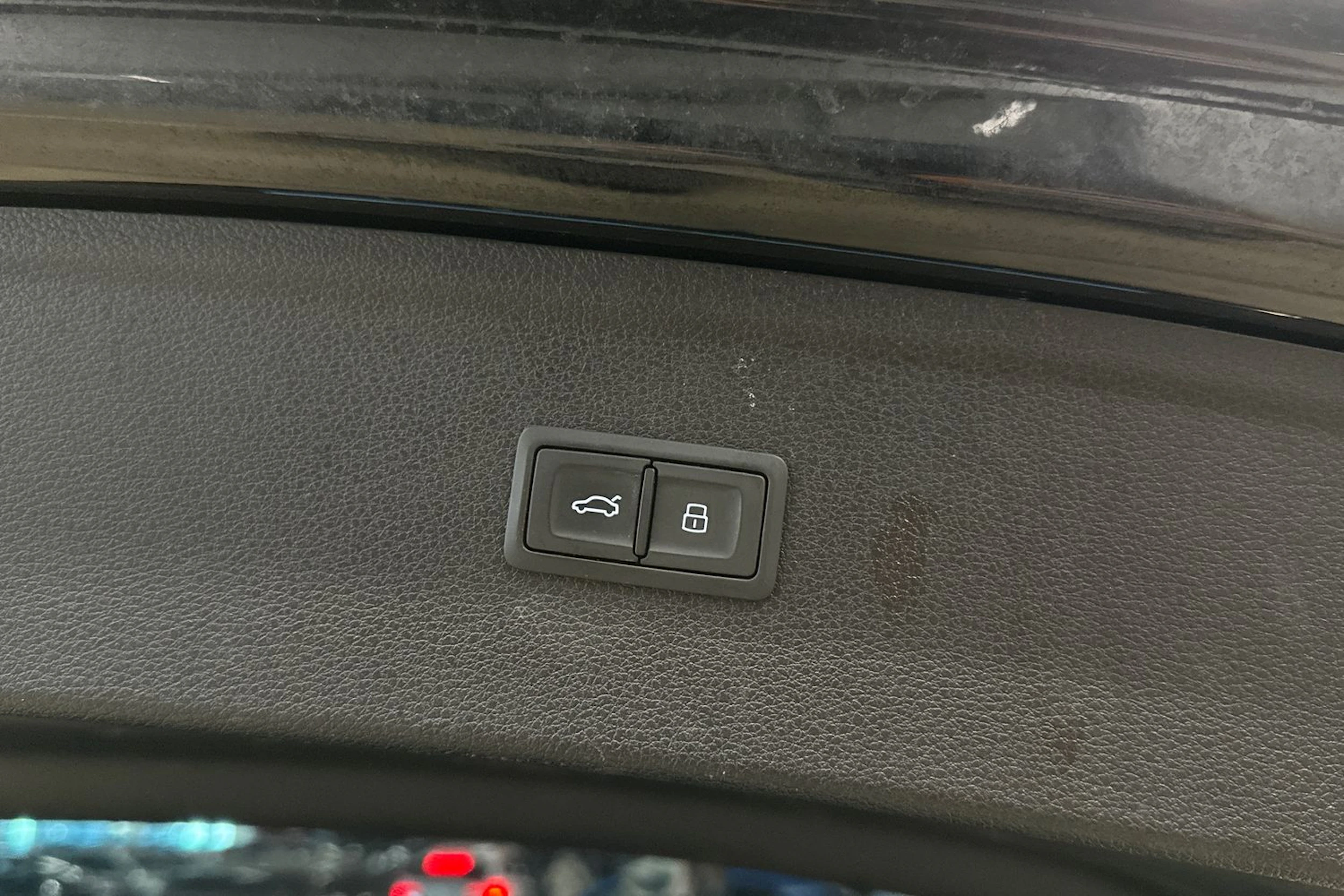 musta Audi Q5 2020 kuva 29.