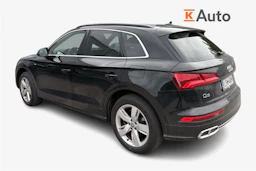 musta Audi Q5 2020 kuva 2.