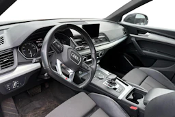 musta Audi Q5 2020 kuva 3.