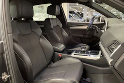 harmaa Audi Q5 2020 kuva 26.