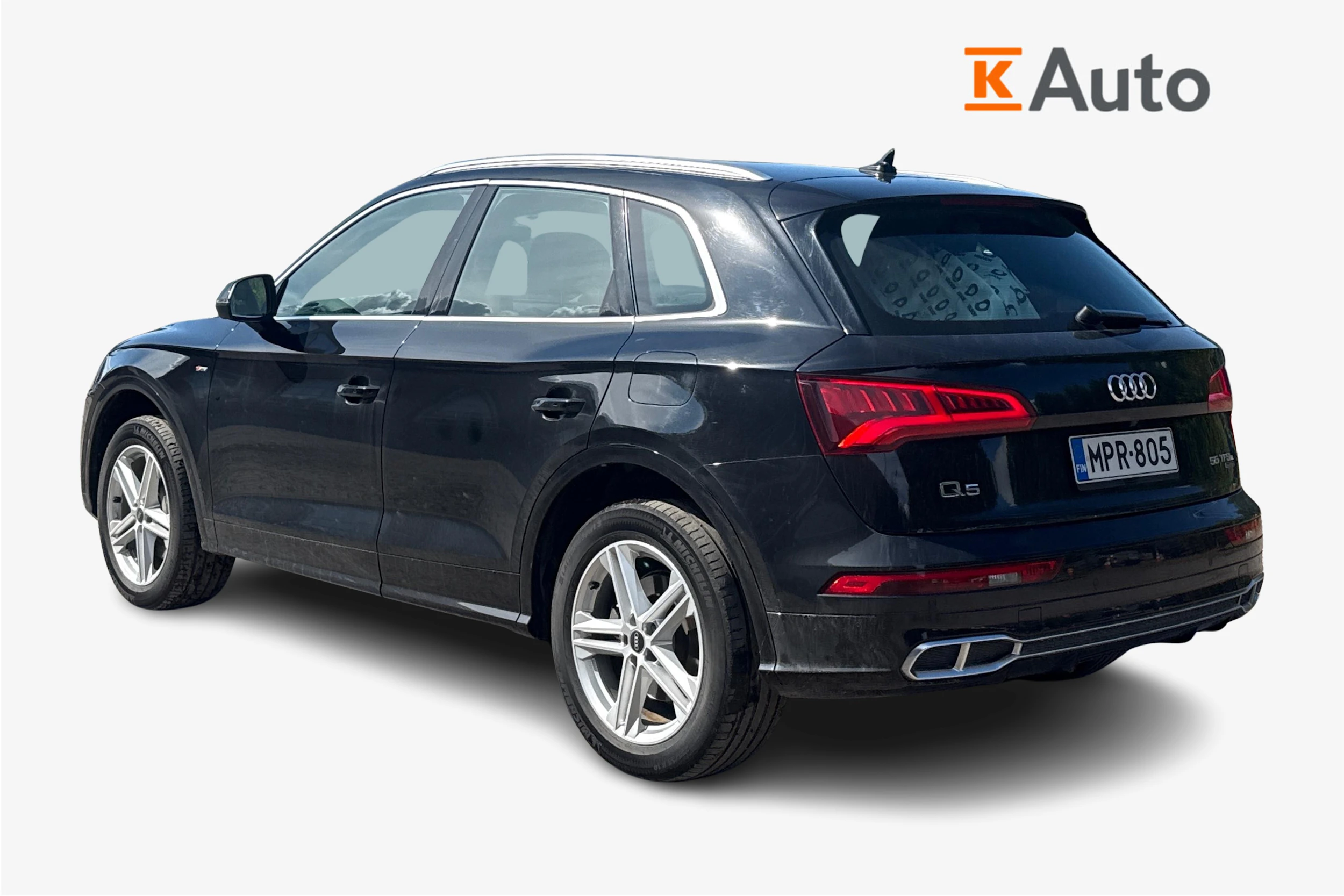 musta Audi Q5 2020 kuva 2.
