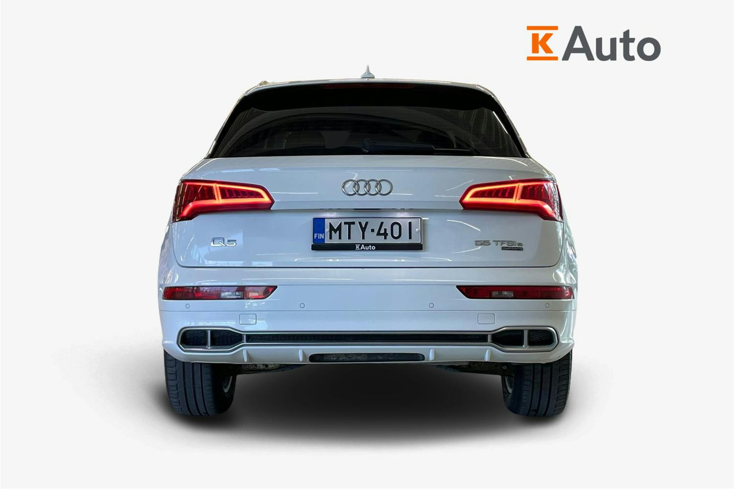 Valkoinen Audi Q5 2020 kuva 3.
