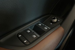 Valkoinen Audi Q5 2020 kuva 22.