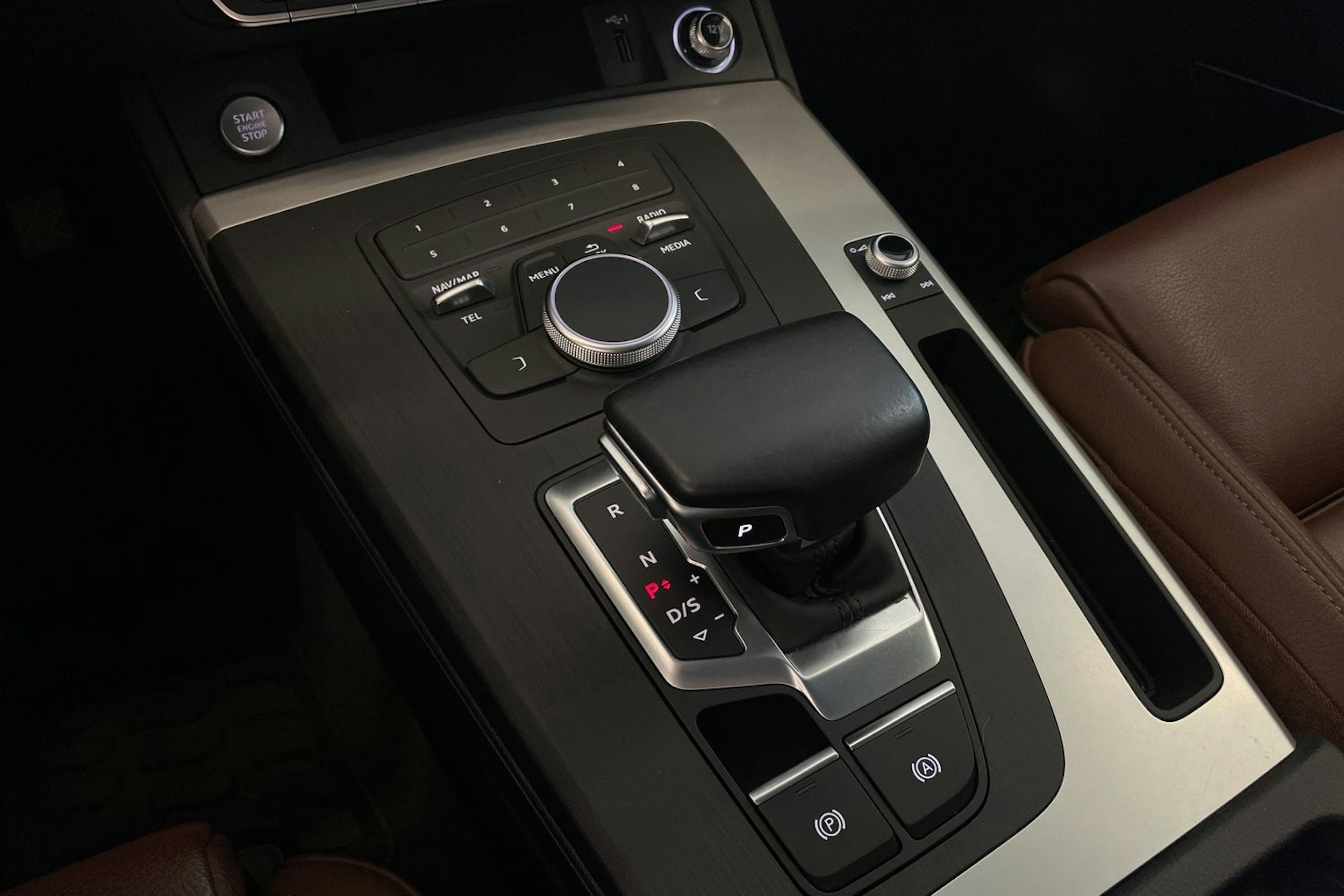 Valkoinen Audi Q5 2020 kuva 24.