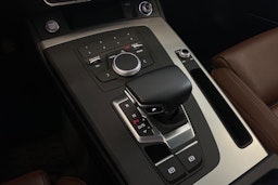 Valkoinen Audi Q5 2020 kuva 24.
