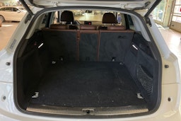 Valkoinen Audi Q5 2020 kuva 33.