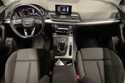 met. sininen Audi Q5 2020 kuva 9.