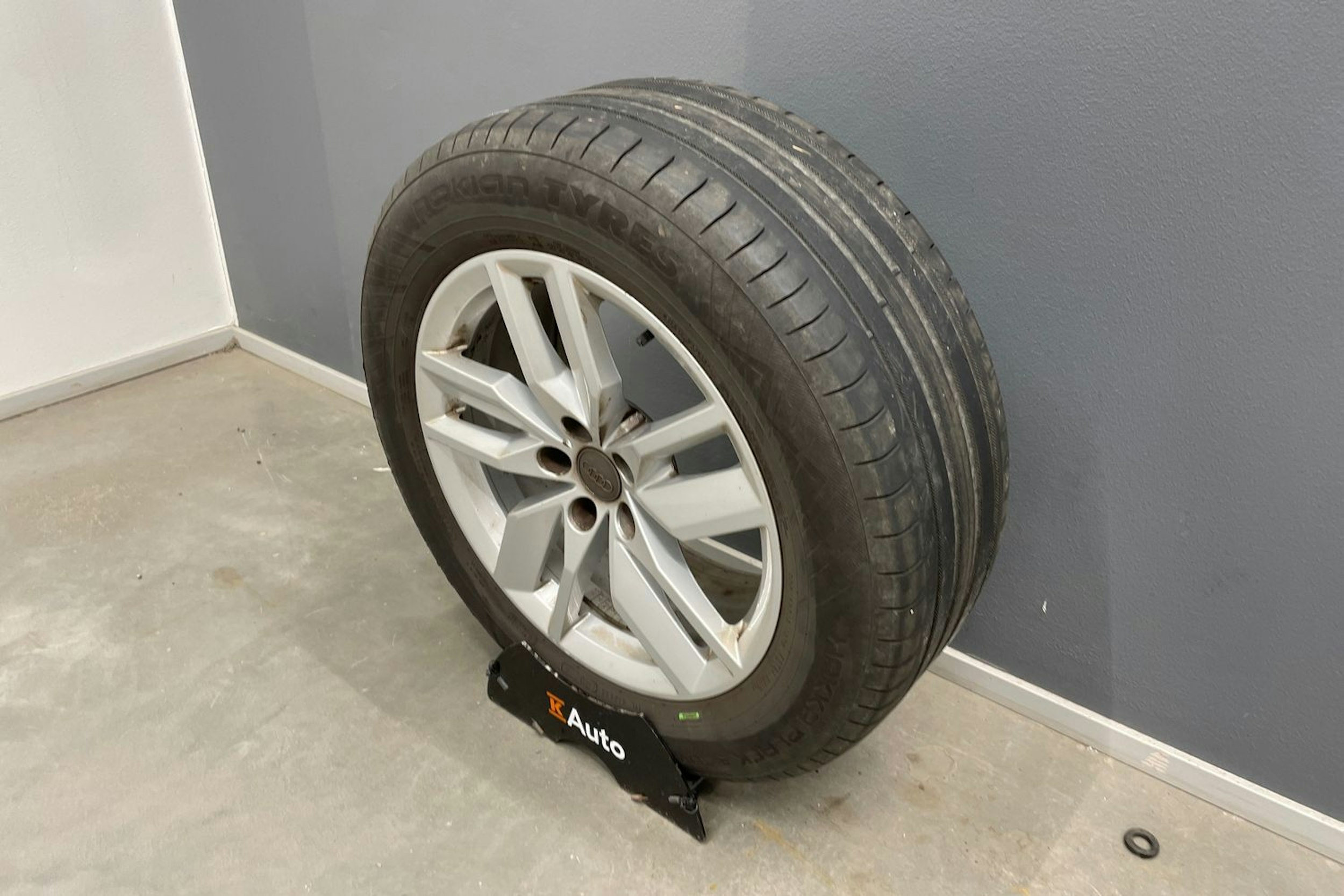 met. sininen Audi Q5 2020 kuva 14.