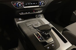 met. sininen Audi Q5 2020 kuva 20.