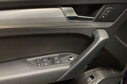 met. sininen Audi Q5 2020 kuva 24.