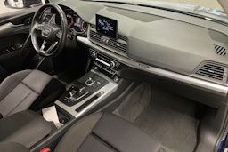 met. sininen Audi Q5 2020 kuva 27.