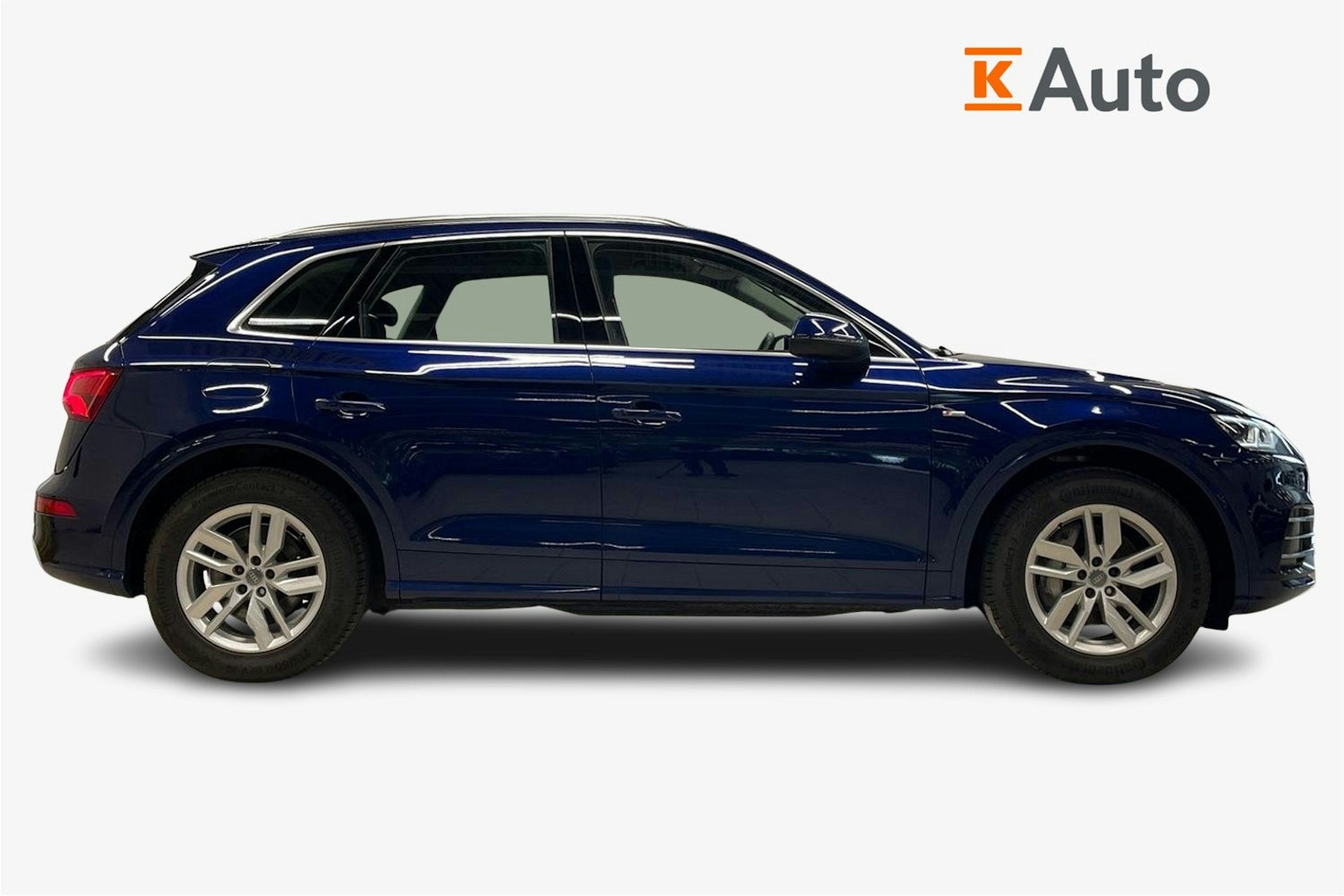 Sininen Audi Q5 2020 kuva 6.
