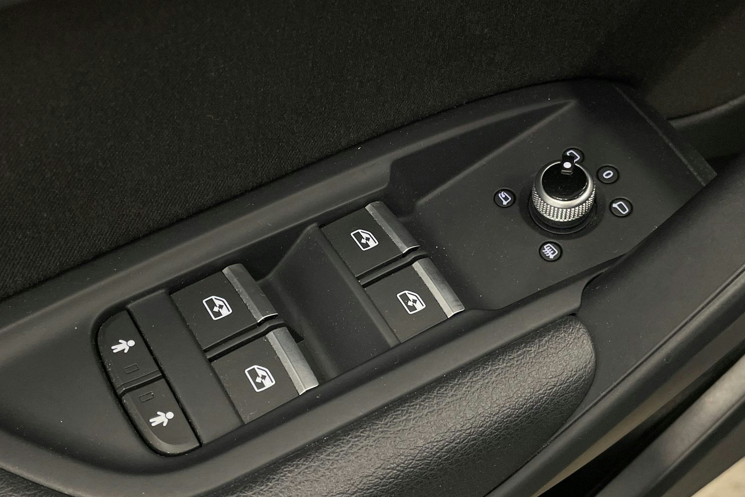 Sininen Audi Q5 2020 kuva 14.