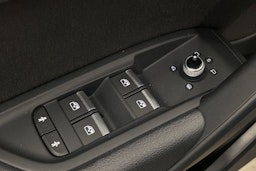 Sininen Audi Q5 2020 kuva 14.