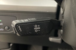 Sininen Audi Q5 2020 kuva 18.
