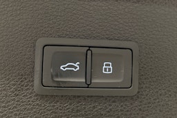 Sininen Audi Q5 2020 kuva 26.