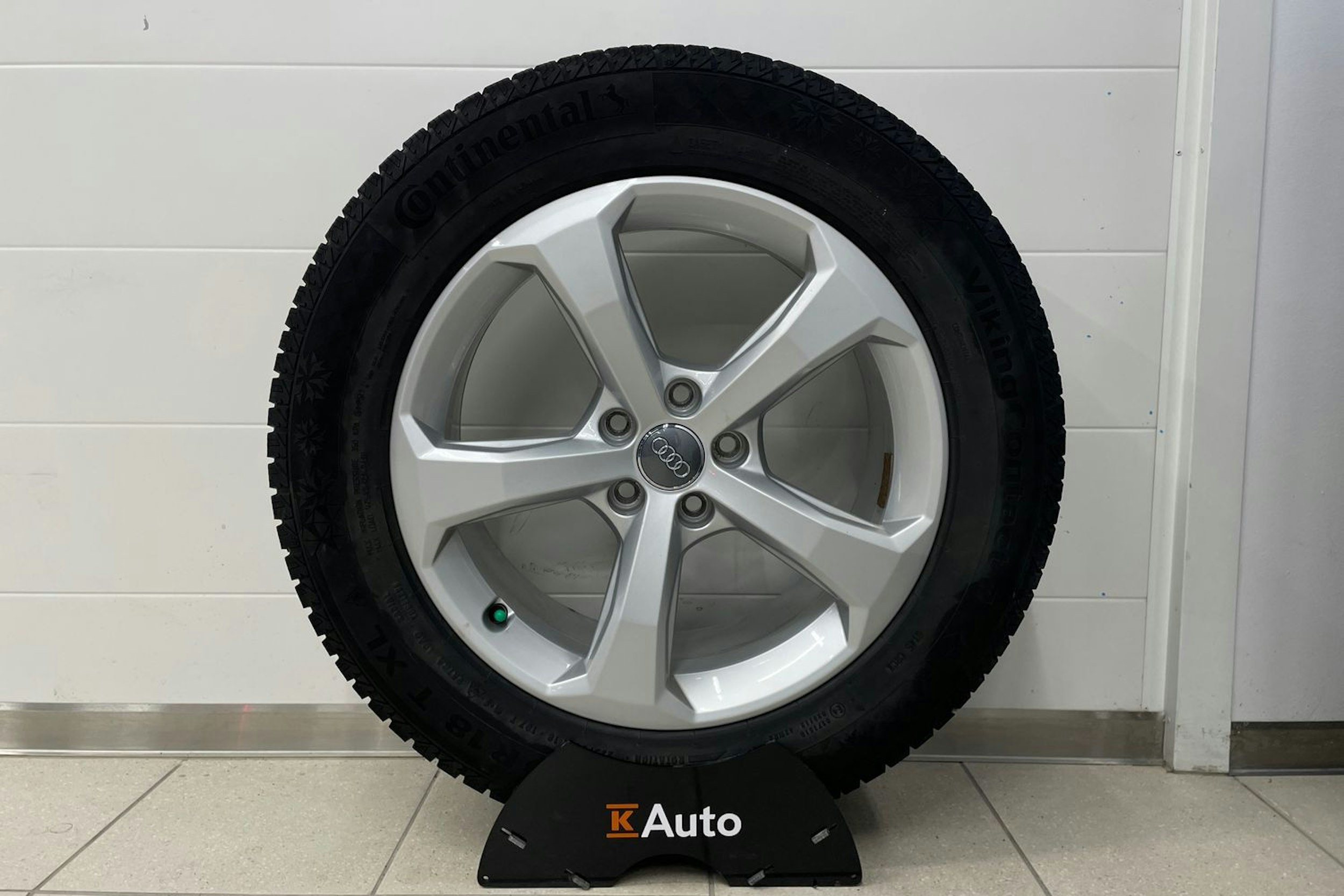 Sininen Audi Q5 2020 kuva 27.