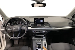 Valkoinen Audi Q5 2020 kuva 7.