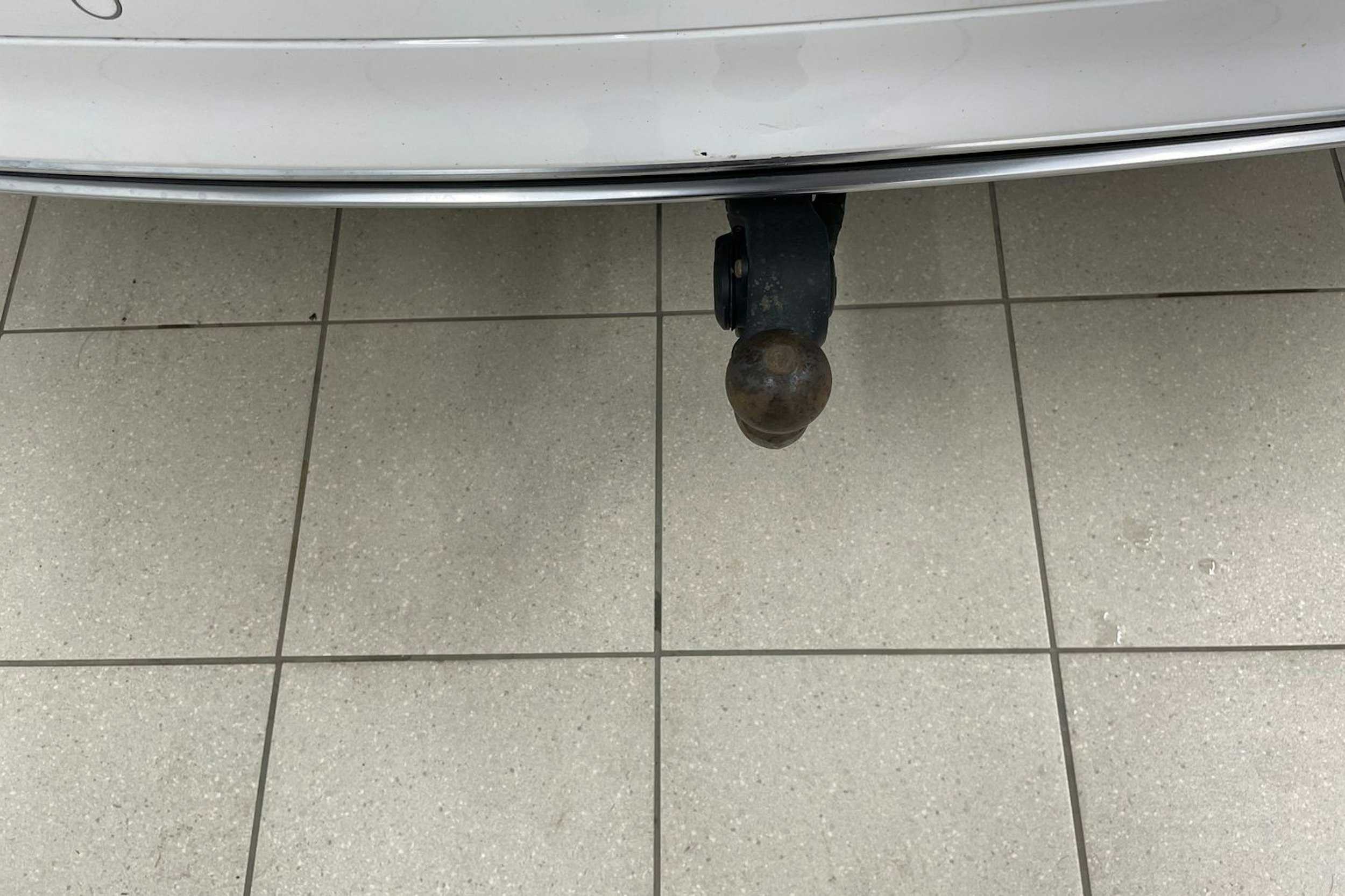 Valkoinen Audi Q5 2020 kuva 19.