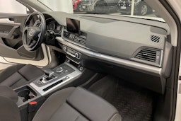 Valkoinen Audi Q5 2020 kuva 20.