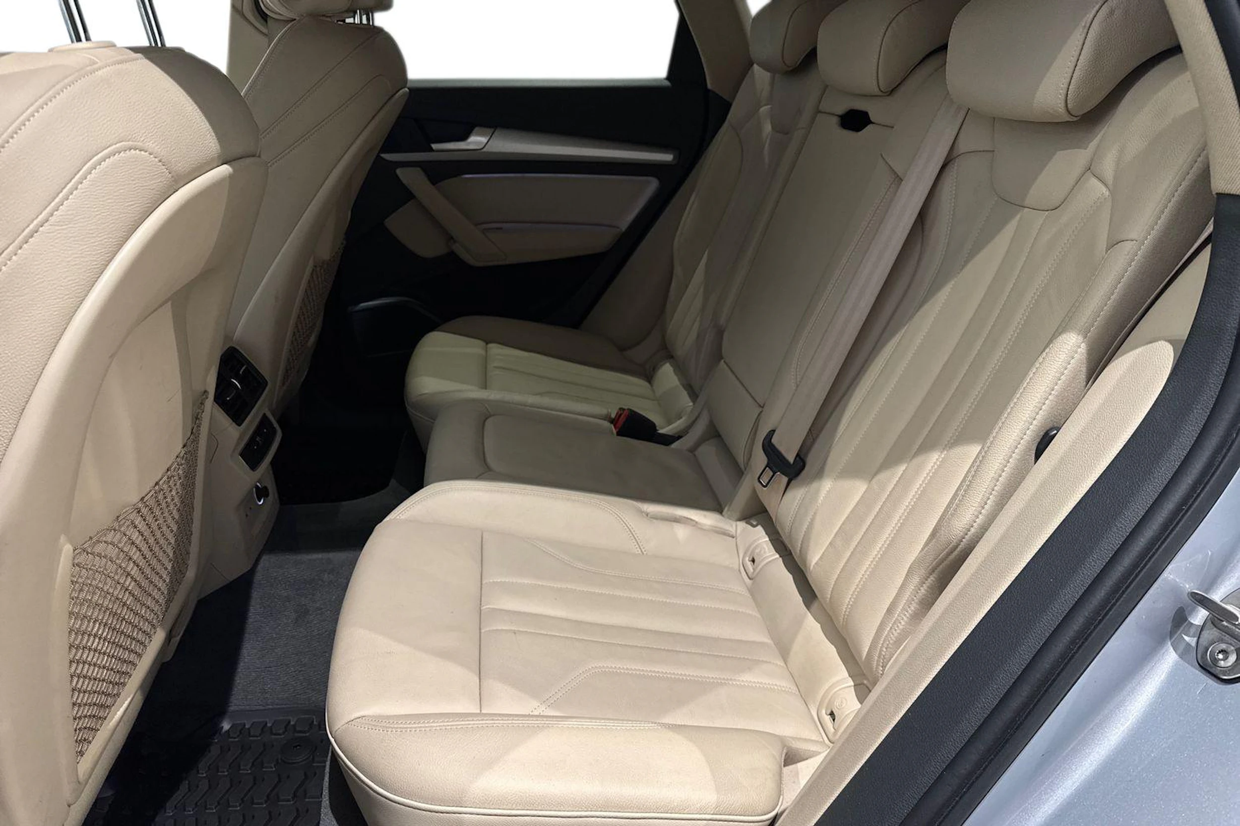 hopea Audi Q5 2020 kuva 8.