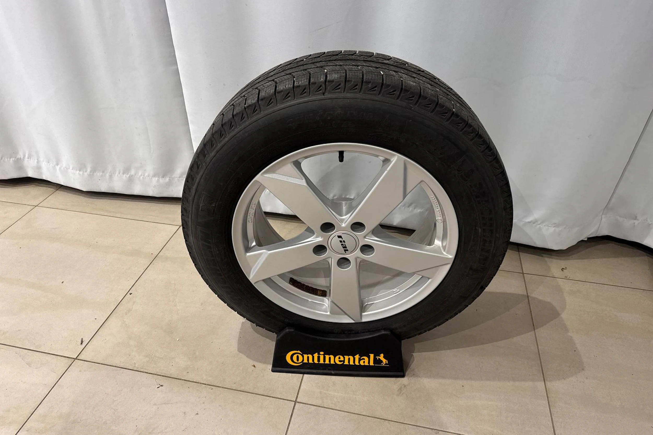 hopea Audi Q5 2020 kuva 11.