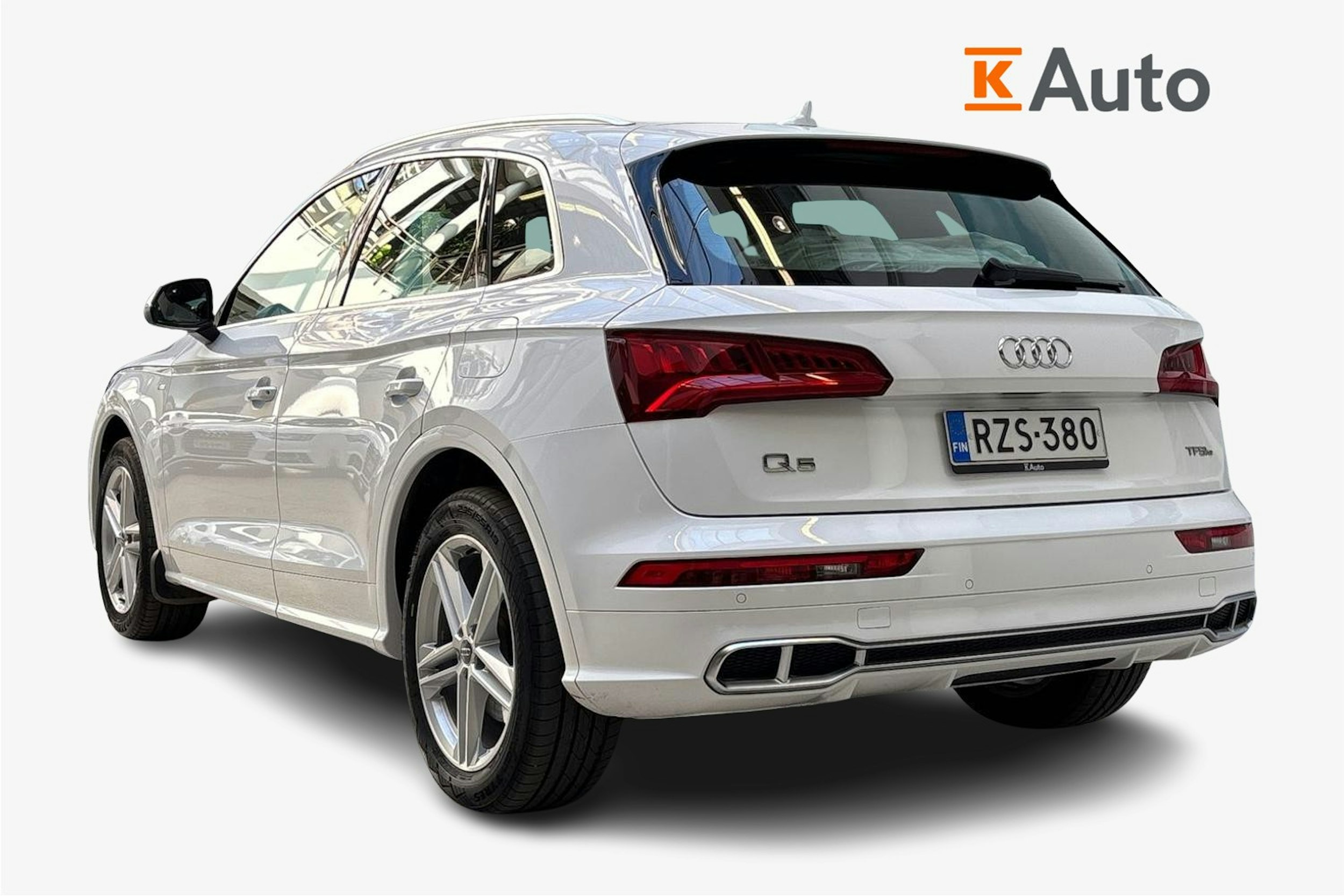 valkoinen Audi Q5 2020 kuva 2.