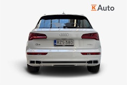 valkoinen Audi Q5 2020 kuva 3.