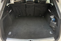 valkoinen Audi Q5 2020 kuva 17.